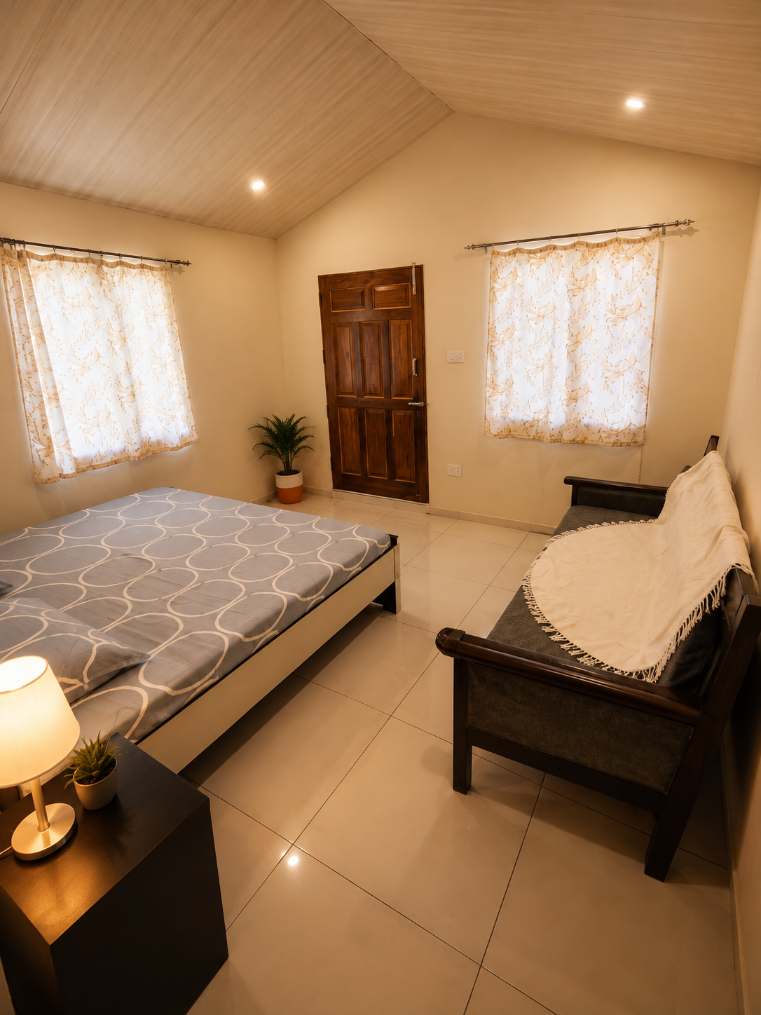 Spacious Cottage Suite with Sofa